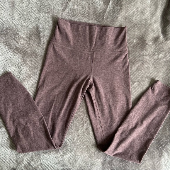 Vuori Clean Elevation Leggings Plum - Picture 3 of 7